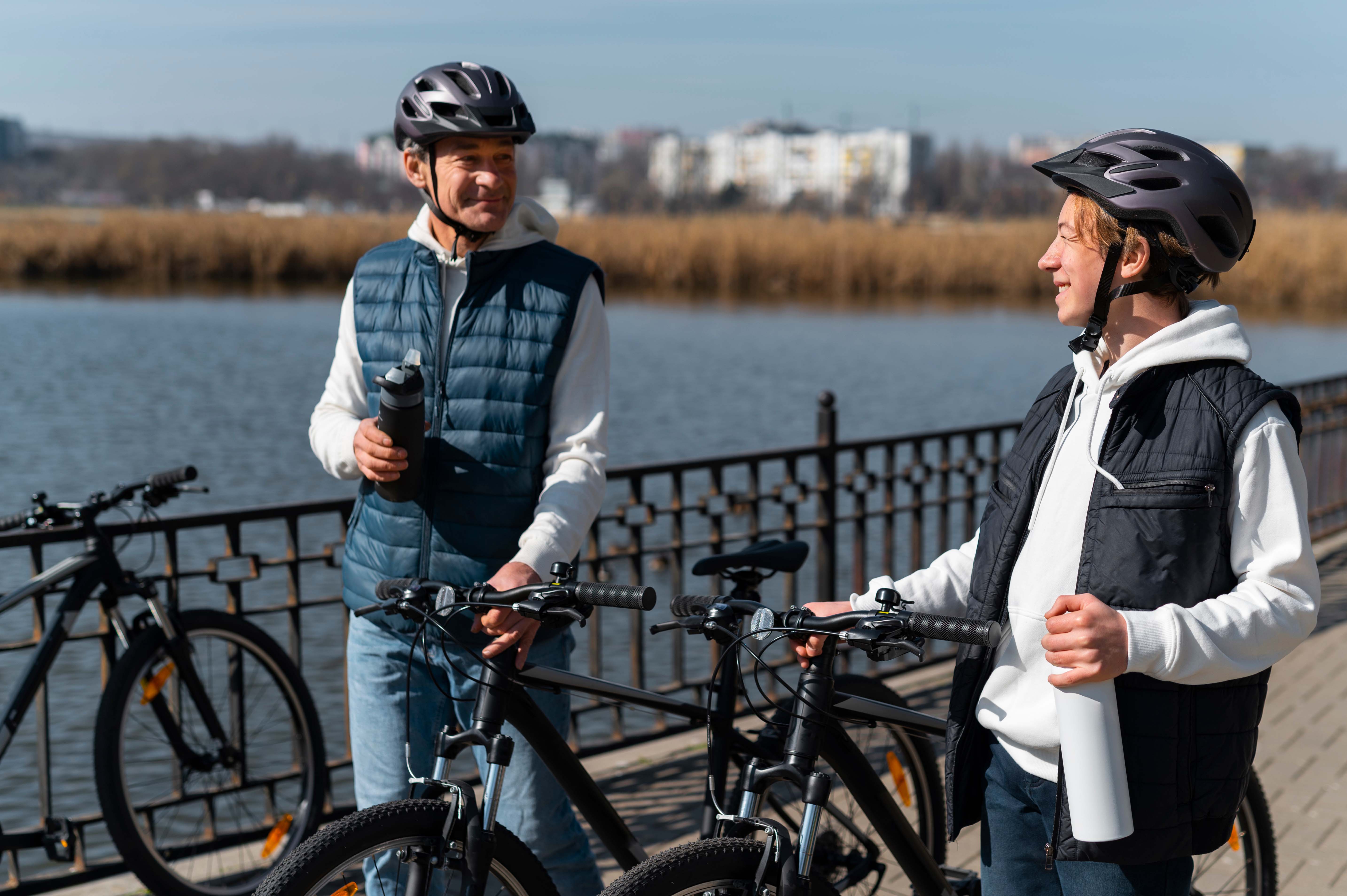 medium-shot-family-cycling-together